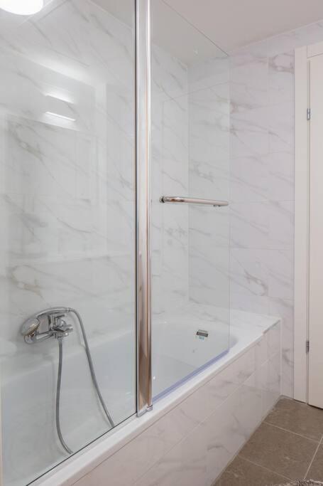 O&O Group- Magical 4Br Apt With Panoramic Sea View Bat Yam Exterior foto